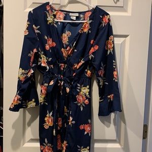 Comfortable floral flowing maternity blouse